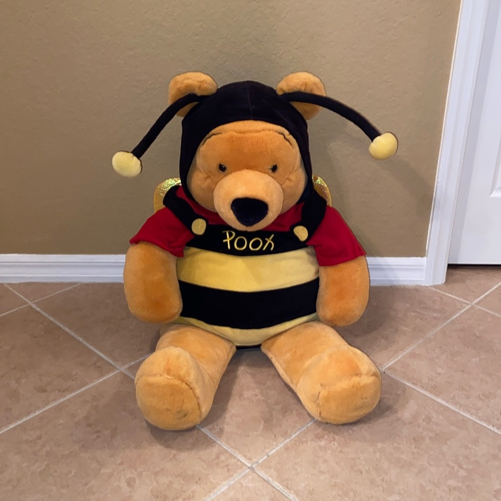 EUC Vintage x large Disney Winnie the Pooh in Bumblebee Costume Plush